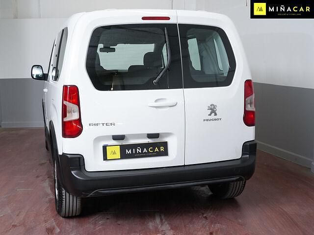 Usado Peugeot Rifter Active 100 CV (73 kW) 2021 Blanco Monovolumen