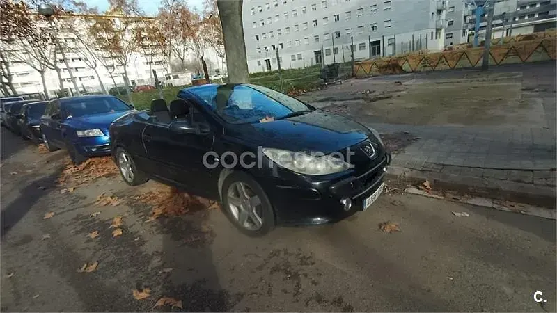Usado Peugeot 307 CC 136 CV (100 kW) 2006 Negro Descapotable