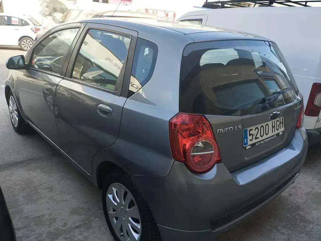 Usado Chevrolet Aveo LT 86 CV (63 kW) 2011 Gris Utilitario