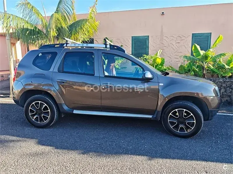 Usado Dacia Duster Ambiance 90 CV (66 kW) 2017 Marrón SUV