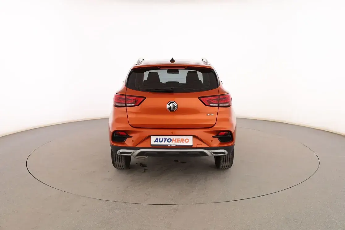 Usado MG ZS Comfort 106 CV (77 kW) 2024 Naranja SUV