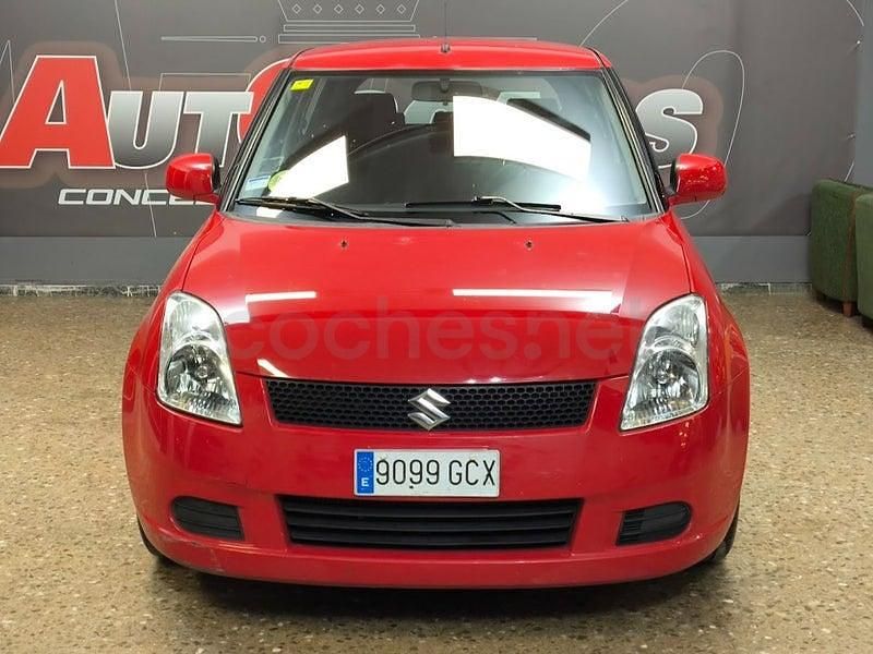 Usado Suzuki Swift GL 75 CV (55 kW) 2008 Rojo Utilitario