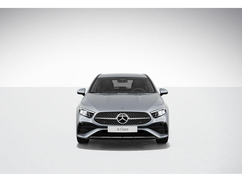 Plata Usado 2024 Mercedes A180 Utilitario | 30.900 € (Precio justo) - Imagen 1/3
