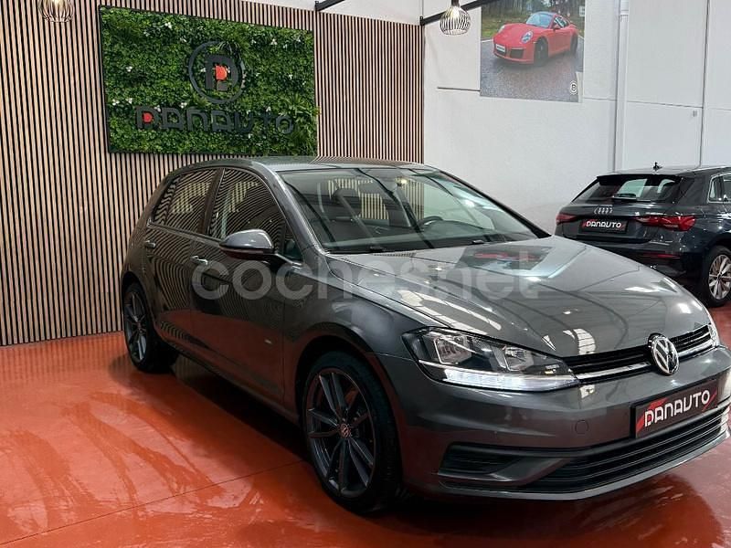 Usado VW Golf VII Sportline 115 CV (84 kW) 2020 Gris / plata Berlina
