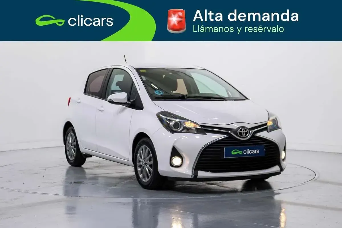 Usado Toyota Yaris Active 69 CV (50 kW) 2016 Blanco Utilitario