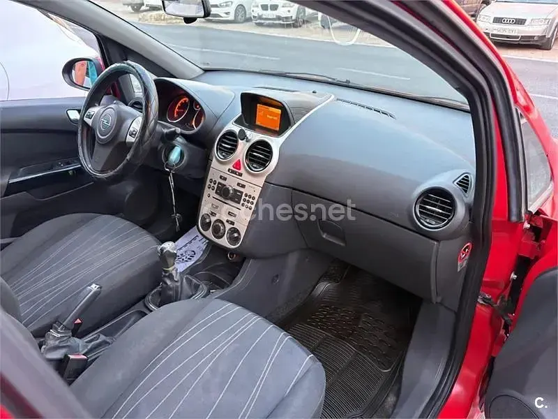Usado Opel Corsa Cosmo 90 CV (66 kW) 2008 Rojo Utilitario