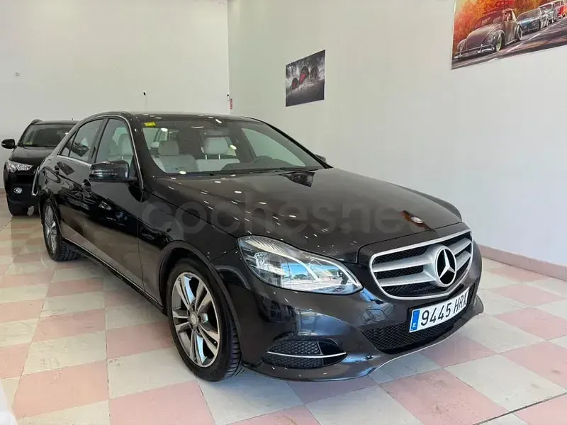 Usado Mercedes E220 Avantgarde 170 CV (125 kW) 2013 Negro Berlina