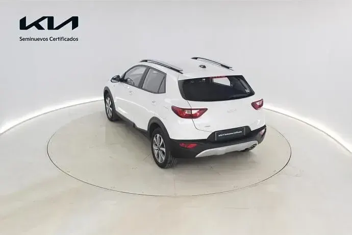 Usado Kia Stonic 100 CV (73 kW) 2025 Blanco SUV
