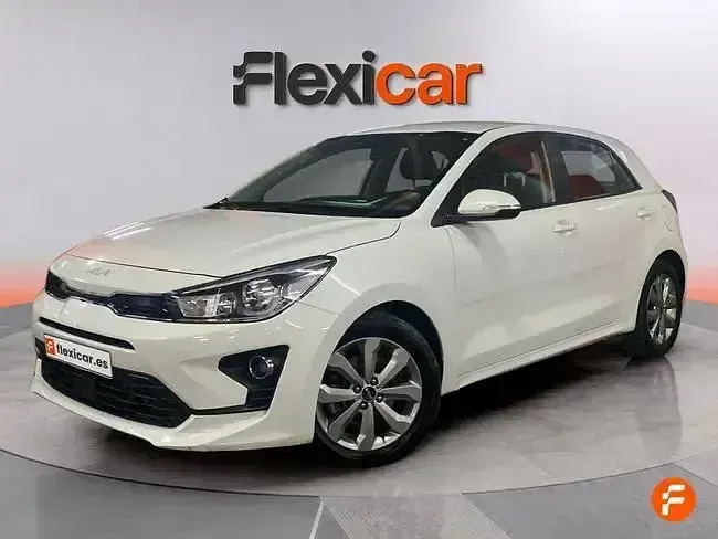 Usado Kia Rio 100 CV (73 kW) 2023 Blanco