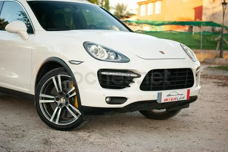 Usado Porsche Cayenne Turbo 500 CV (367 kW) 2011 Blanco SUV
