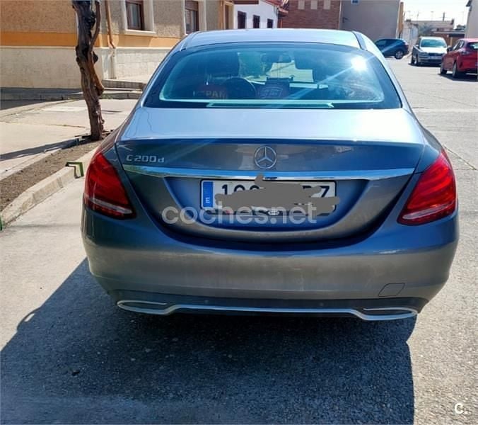 Usado Mercedes C200 136 CV (100 kW) 2017 Gris / plata Berlina