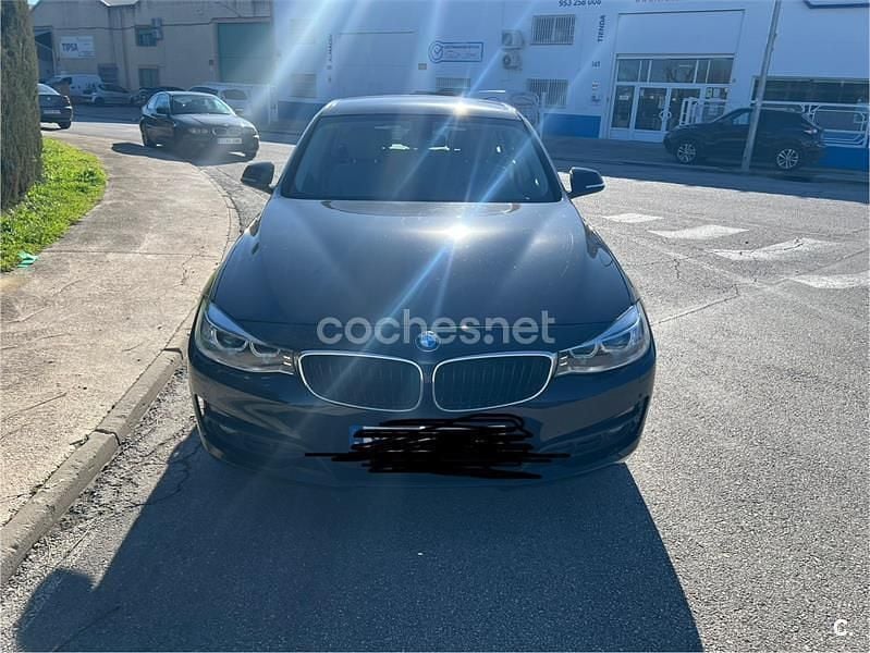 Usado BMW 318 143 CV (105 kW) 2016 Negro Berlina