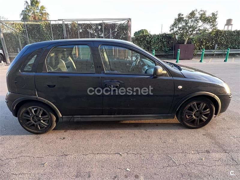 Usado Opel Corsa Enjoy 70 CV (51 kW) 2006 Negro Utilitario