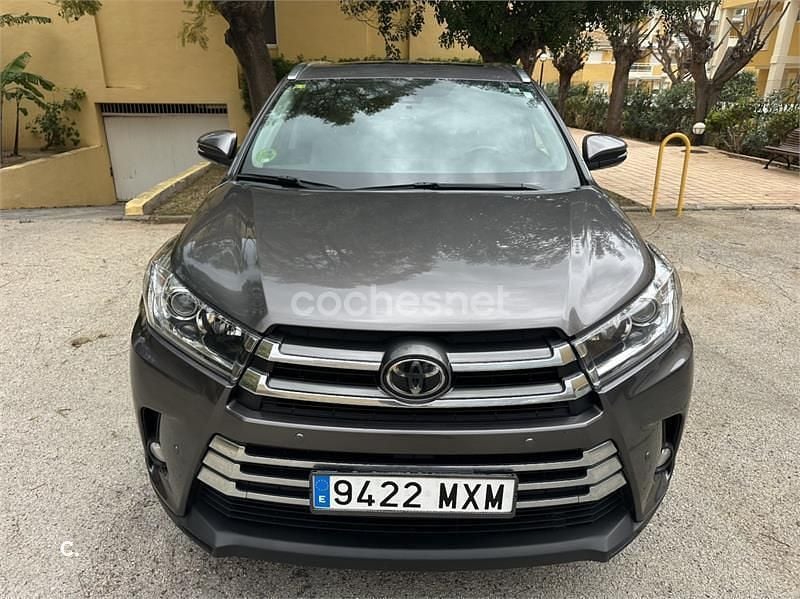 Usado Toyota Highlander Luxury 246 CV (180 kW) 2021 Gris / plata SUV