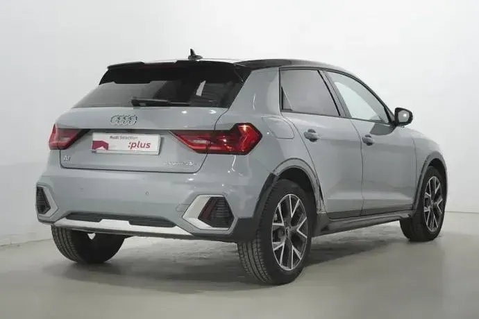 Usado Audi A1 S-Line 150 CV (110 kW) 2022 Plateado SUV