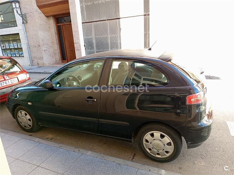 Usado Seat Ibiza 75 CV (55 kW) 2003 Negro Utilitario