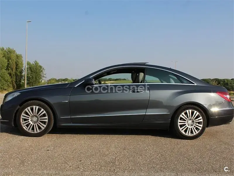 Usado Mercedes E350 Elegance 231 CV (169 kW) 2010 Azul Coupe