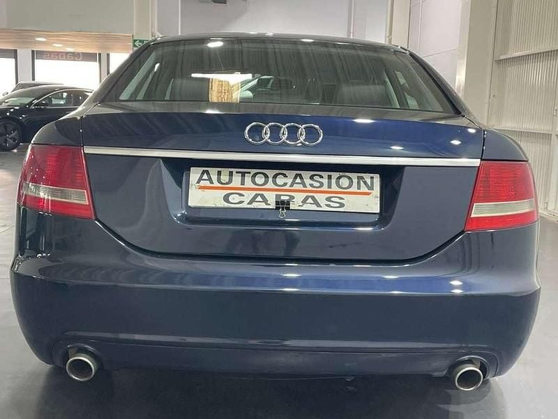 Usado Audi A6 177 CV (130 kW) 2004 Azul Berlina