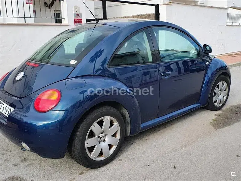 Usado VW New Beetle 90 CV (66 kW) 1999 Azul Utilitario