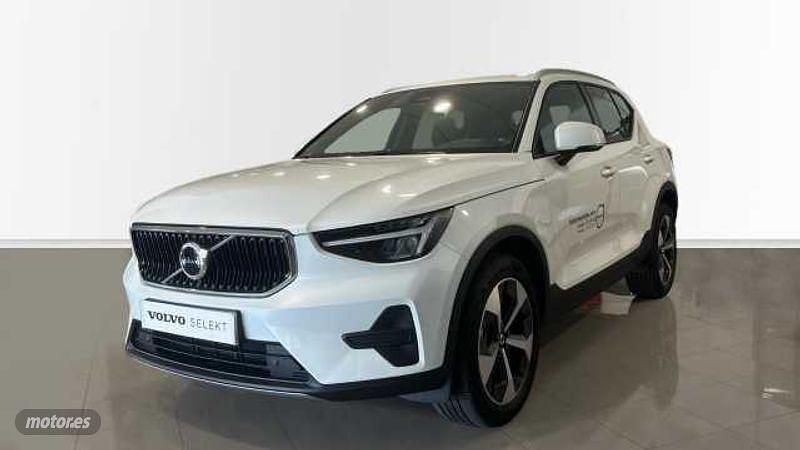 Blanco Usado 2025 Volvo XC40 Core SUV | 37.900 € - Imagen 1/4