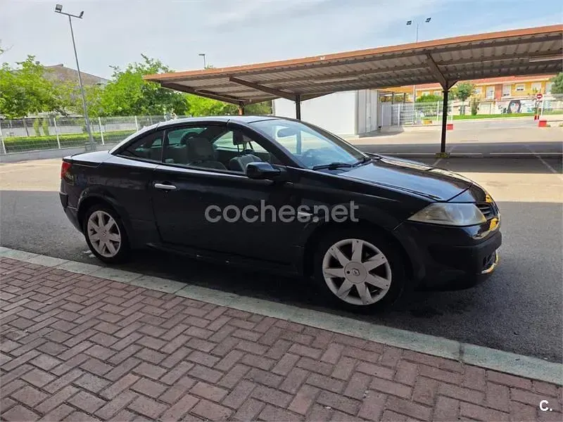 Usado Renault Mégane Cabriolet Dynamique 105 CV (77 kW) 2007 Negro Descapotable
