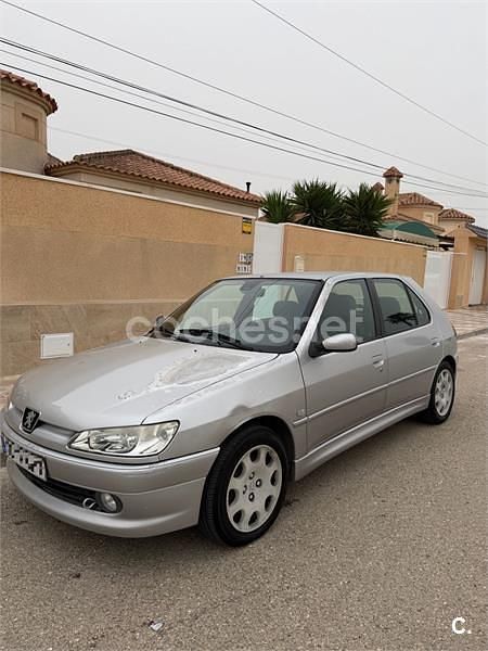 Usado Peugeot 306 90 CV (66 kW) 2001 Gris / plata Berlina