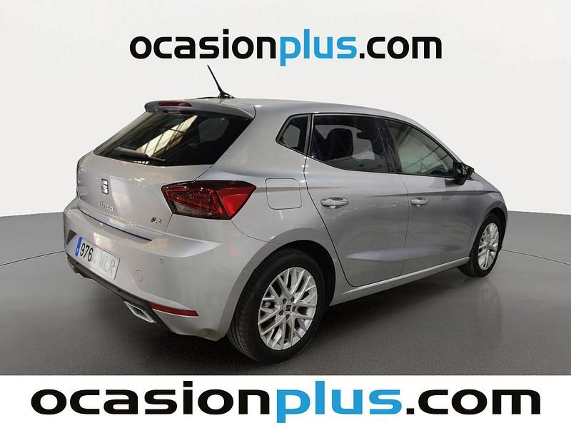 Usado Seat Ibiza FR 110 CV (80 kW) 2023 Gris plata Utilitario