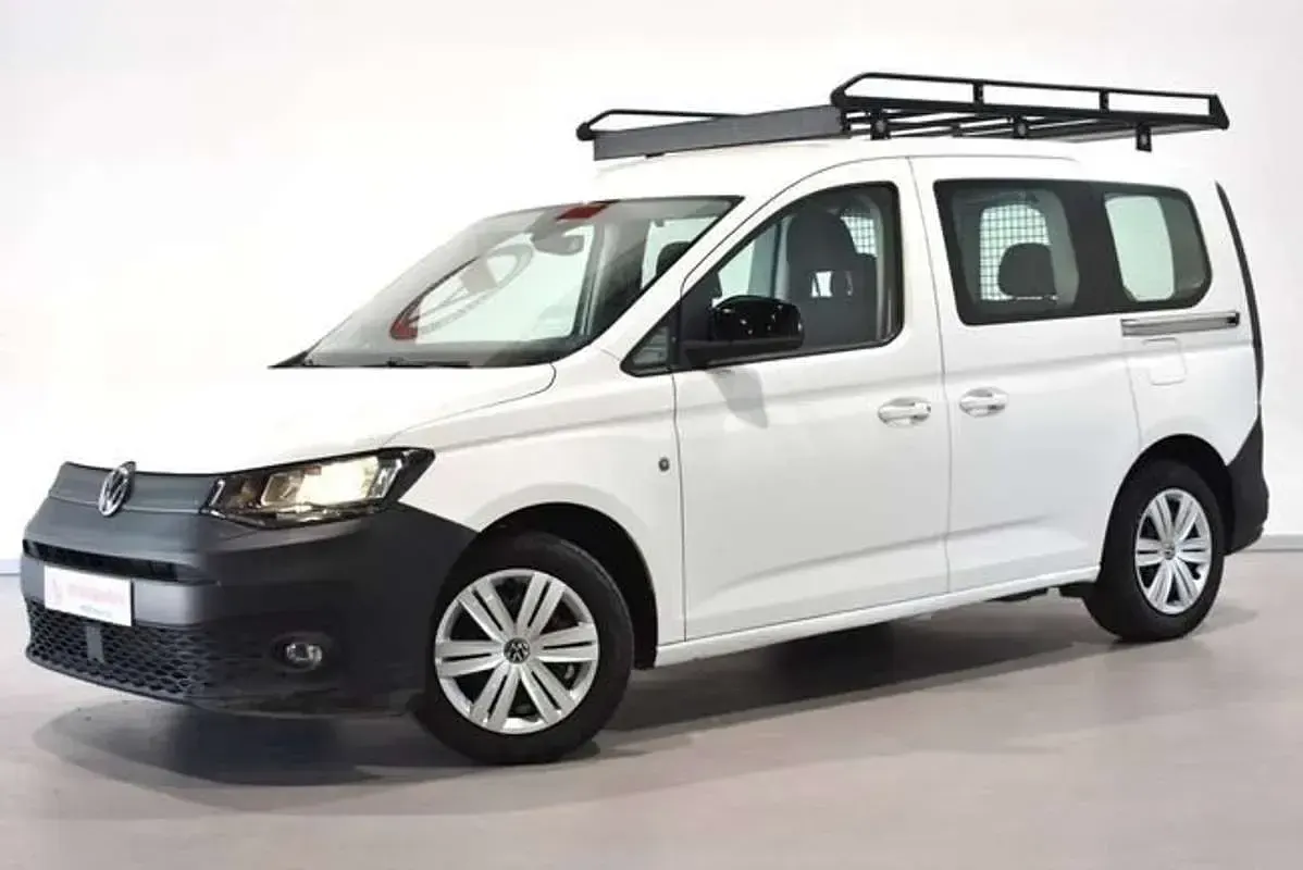 Usado VW Caddy 122 CV (89 kW) 2021 Blanco Monovolumen