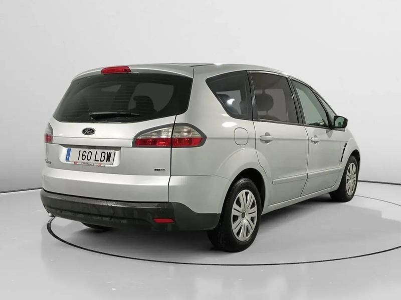 Używany Ford S-MAX Trend 140 KM (102 kW) 2009 Minivan