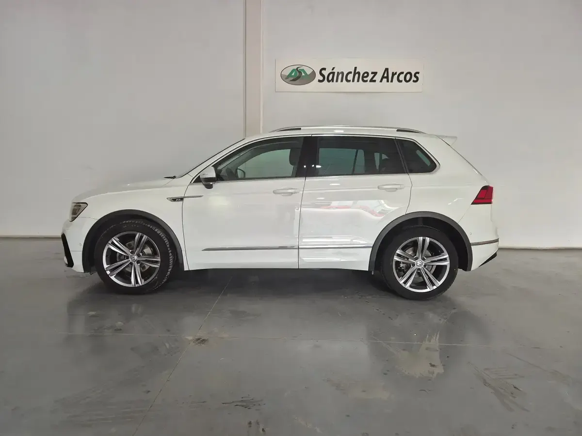 Usado VW Tiguan R-line 150 CV (110 kW) 2020 Blanco SUV