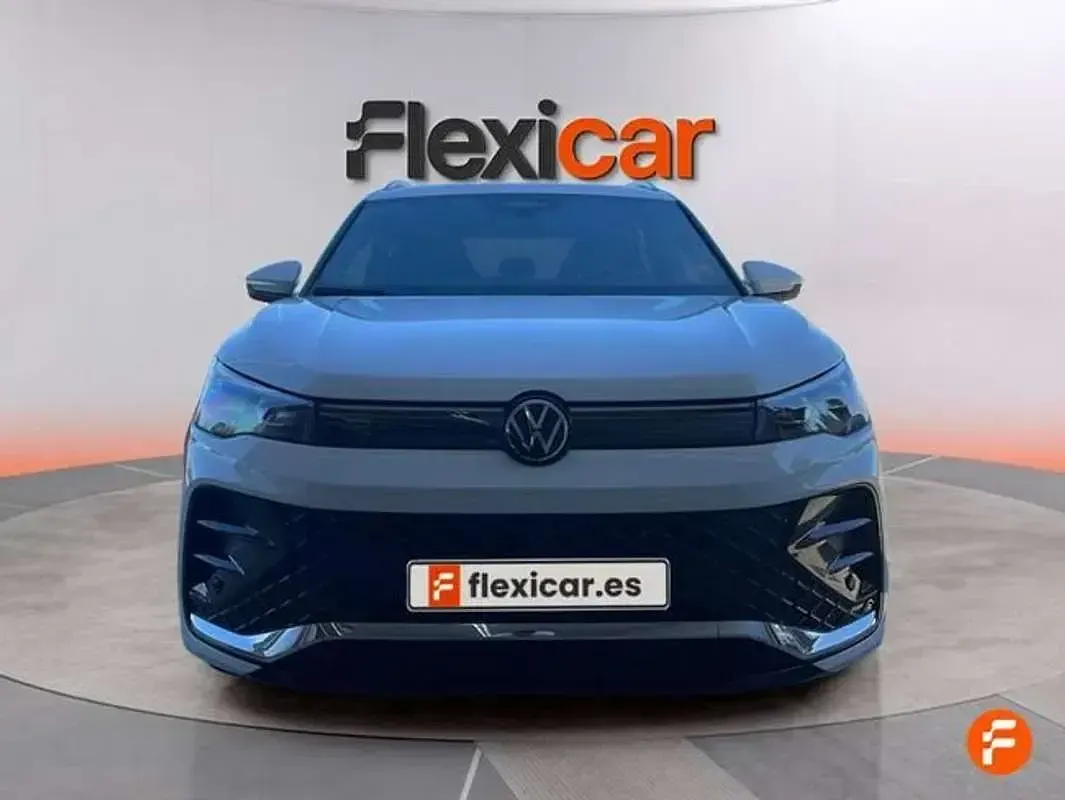 Usado VW Tiguan R-line 150 CV (110 kW) 2024 Blanco SUV