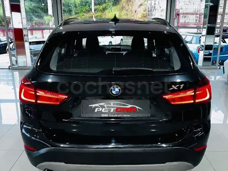 Usado BMW X1 Comfort Edition 140 CV (102 kW) 2017 Negro SUV