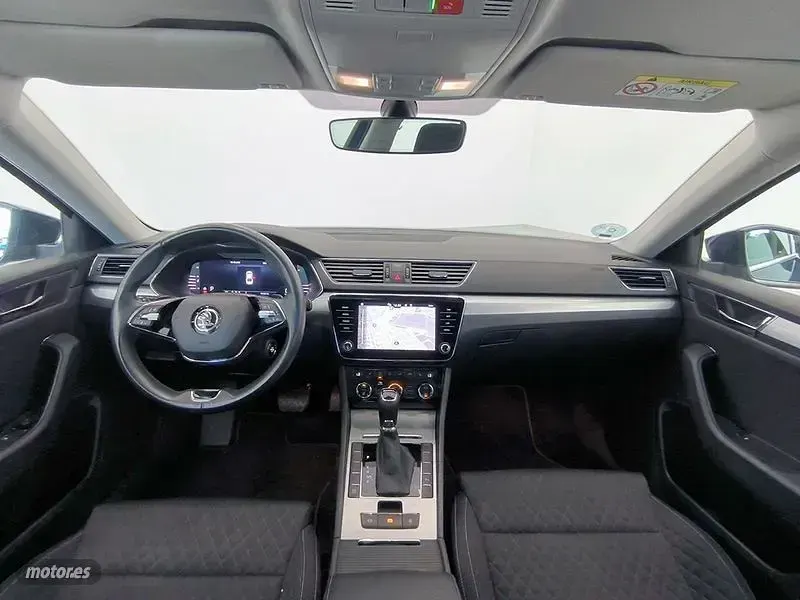Usado Skoda Superb 150 CV (110 kW) 2022 Verde