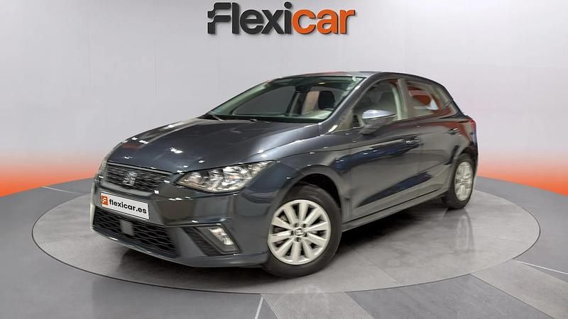 Usado Seat Ibiza Style 110 CV (80 kW) 2021 Gris Berlina