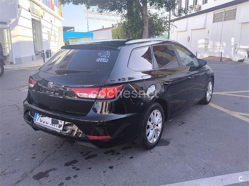 Usado Seat Leon ST Reference 115 CV (84 kW) 2018 Negro Familiar