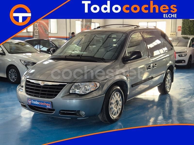 Gris / plata Usado 2007 Chrysler Voyager Monovolumen | 6499 € (Precio justo) - Imagen 1/4