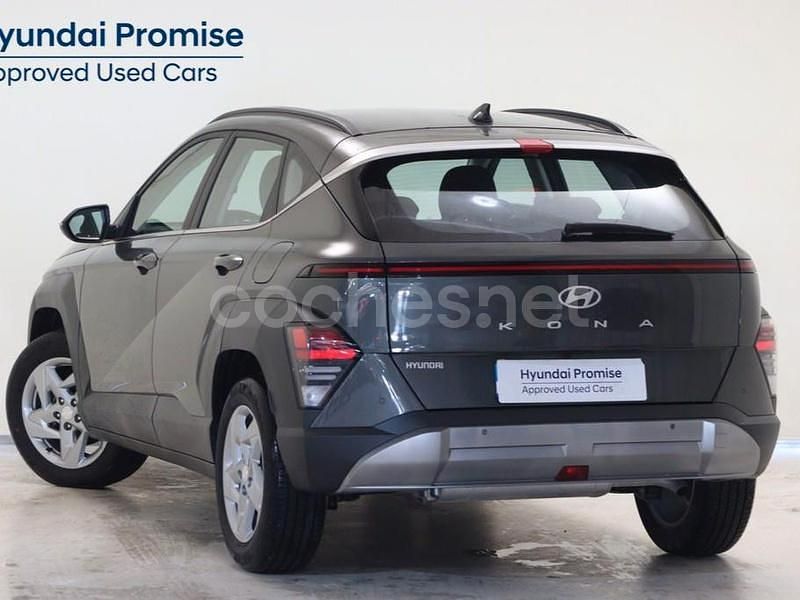 Usado Hyundai Kona 120 CV (88 kW) 2024 Gris / plata SUV