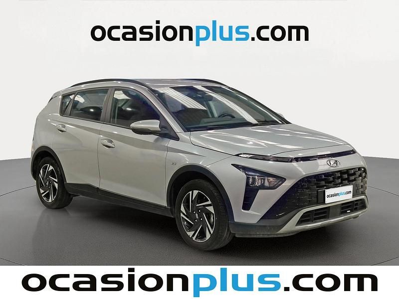 Usado Hyundai Bayon 100 CV (73 kW) 2022 Gris SUV