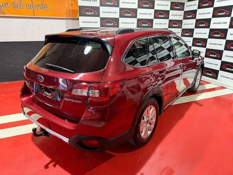 Usado Subaru Outback 175 CV (128 kW) 2018 Granate Familiar