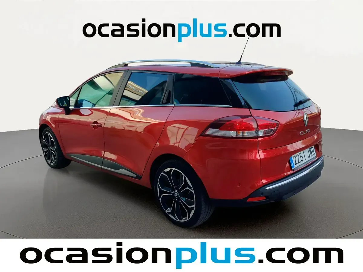 Usado Renault Clio Zen 120 CV (88 kW) 2017 Rojo Utilitario