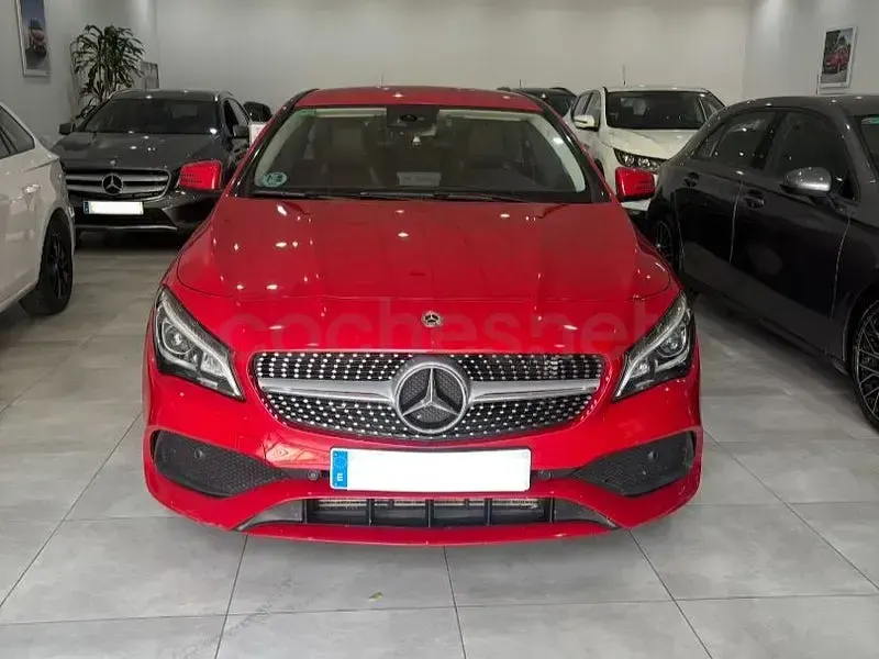 Usado Mercedes CLA200 150 CV (110 kW) 2020 Rojo Coupe