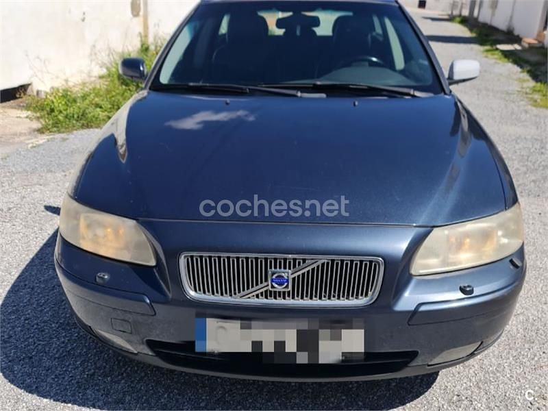 Usado Volvo V70 170 CV (125 kW) 2004 Azul Familiar