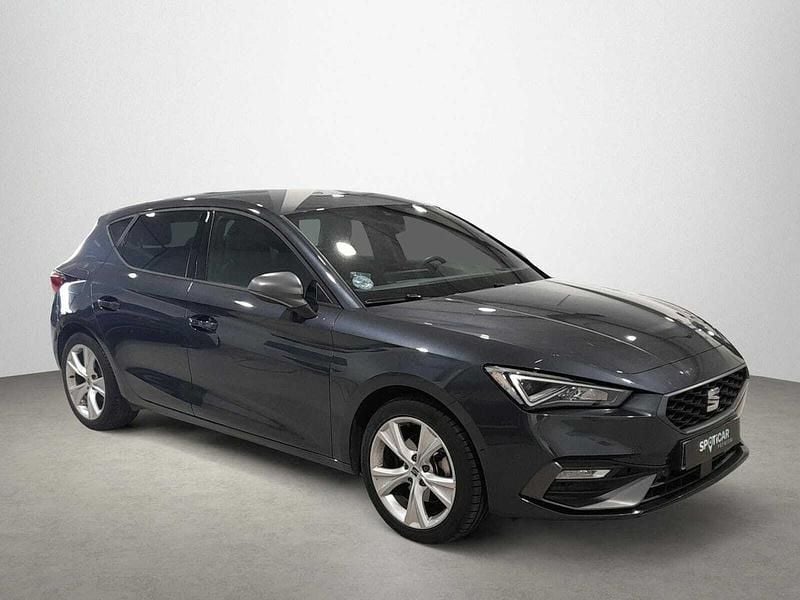 Gris Usado 2024 Seat Leon FR Berlina | 22.950 € (Precio justo) - Imagen 1/4