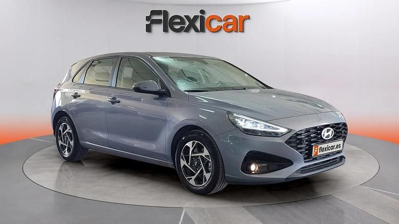 Usado Hyundai i30 101 CV (74 kW) 2024 Azul Berlina