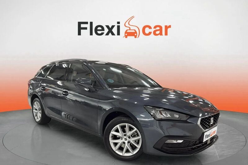 Gris Usado 2023 Seat Leon Style Berlina | 14.590 € (Buen precio) - Imagen 1/4