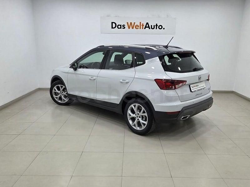 Usado Seat Arona FR 115 CV (84 kW) 2024 Blanco SUV