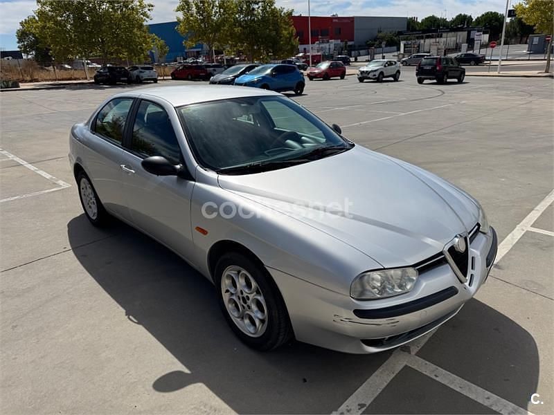 Usado Alfa Romeo 156 120 CV (88 kW) 1998 Gris / plata Berlina