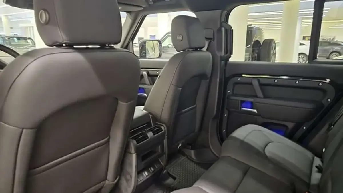 Nuevo Land Rover Defender SE Dynamic 2025 Blanco SUV