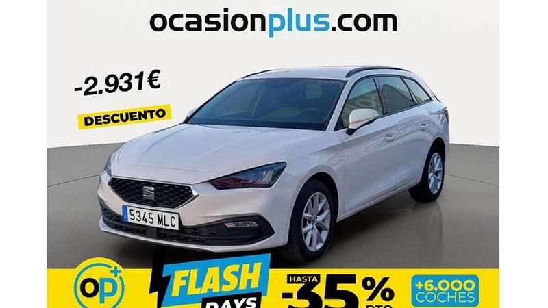 Usado Seat Leon ST Style 131 CV (96 kW) 2023 Blanco Familiar