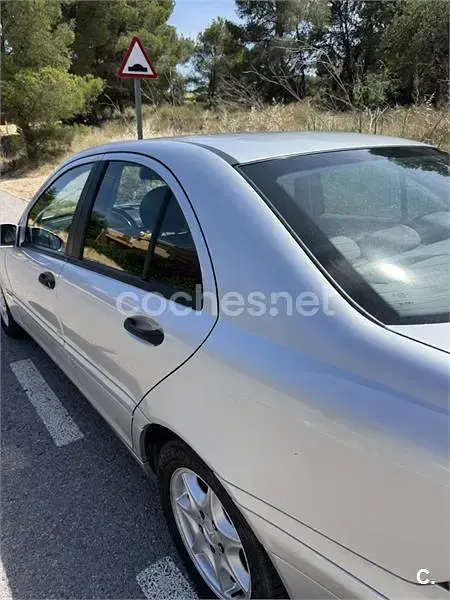 Usado Mercedes C200 Classic 163 CV (119 kW) 2000 Negro Berlina